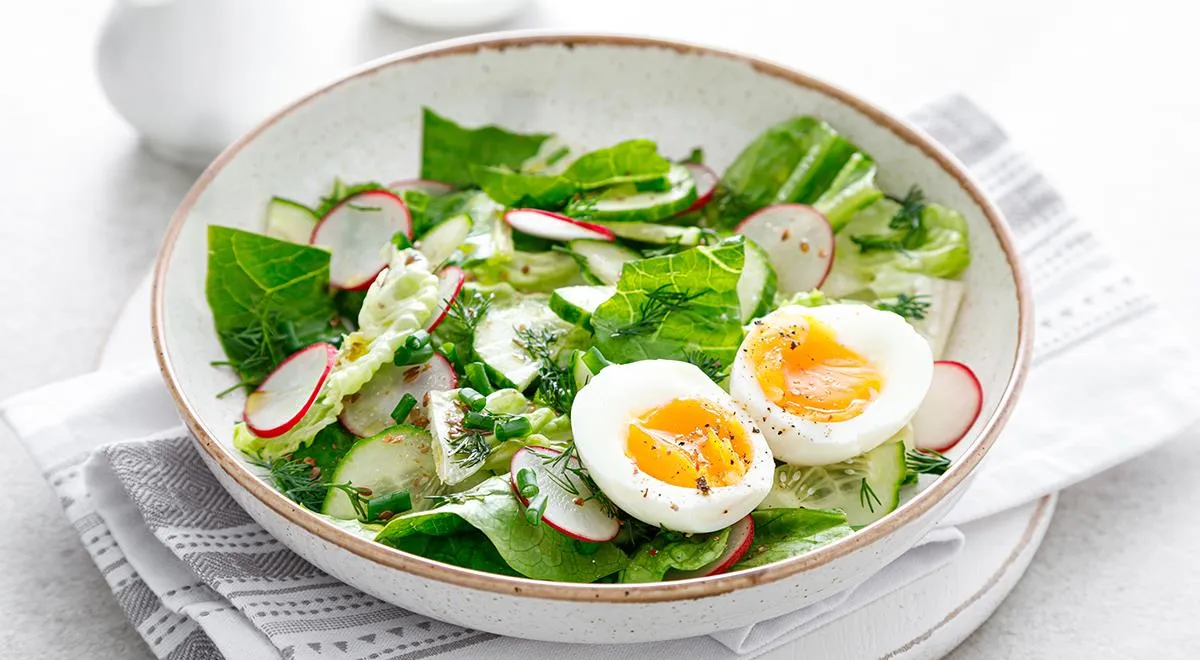 Kako pripremiti osvježavajuću salatu s krastavcima